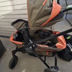 EvenFlo Pivot Wagon