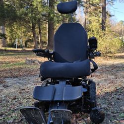 Quantum 3 Power, Tilt, Recline Wheelchair