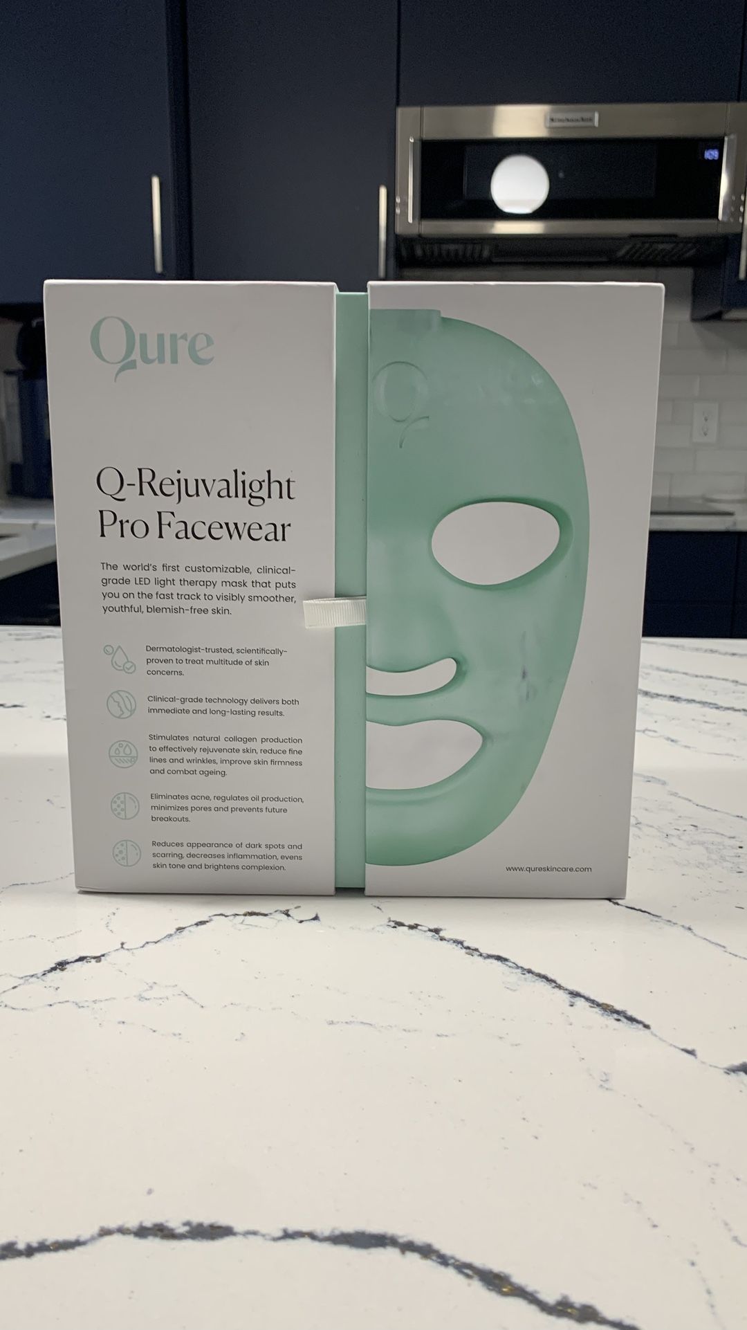 Qure LED Skin Therapy Mask