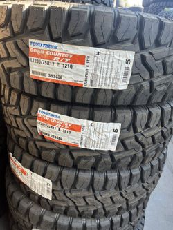 TOYO OPEN COUNTRY R/T LT285/75R17 TIRES FOR SALE!!!!