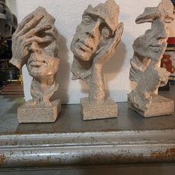 See no evil speak, no evo here, no evo statue