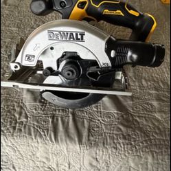 DEWALT 20V MAX Cordless Brushless 6-1/2 in. Sidewinder Style Circular Saw (Tool Only)