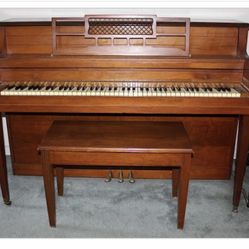 Upright Piano knickerbocker - TUNET