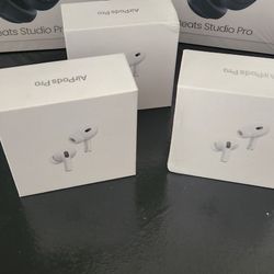 Studio Beats Pro  & Airpods Pro 