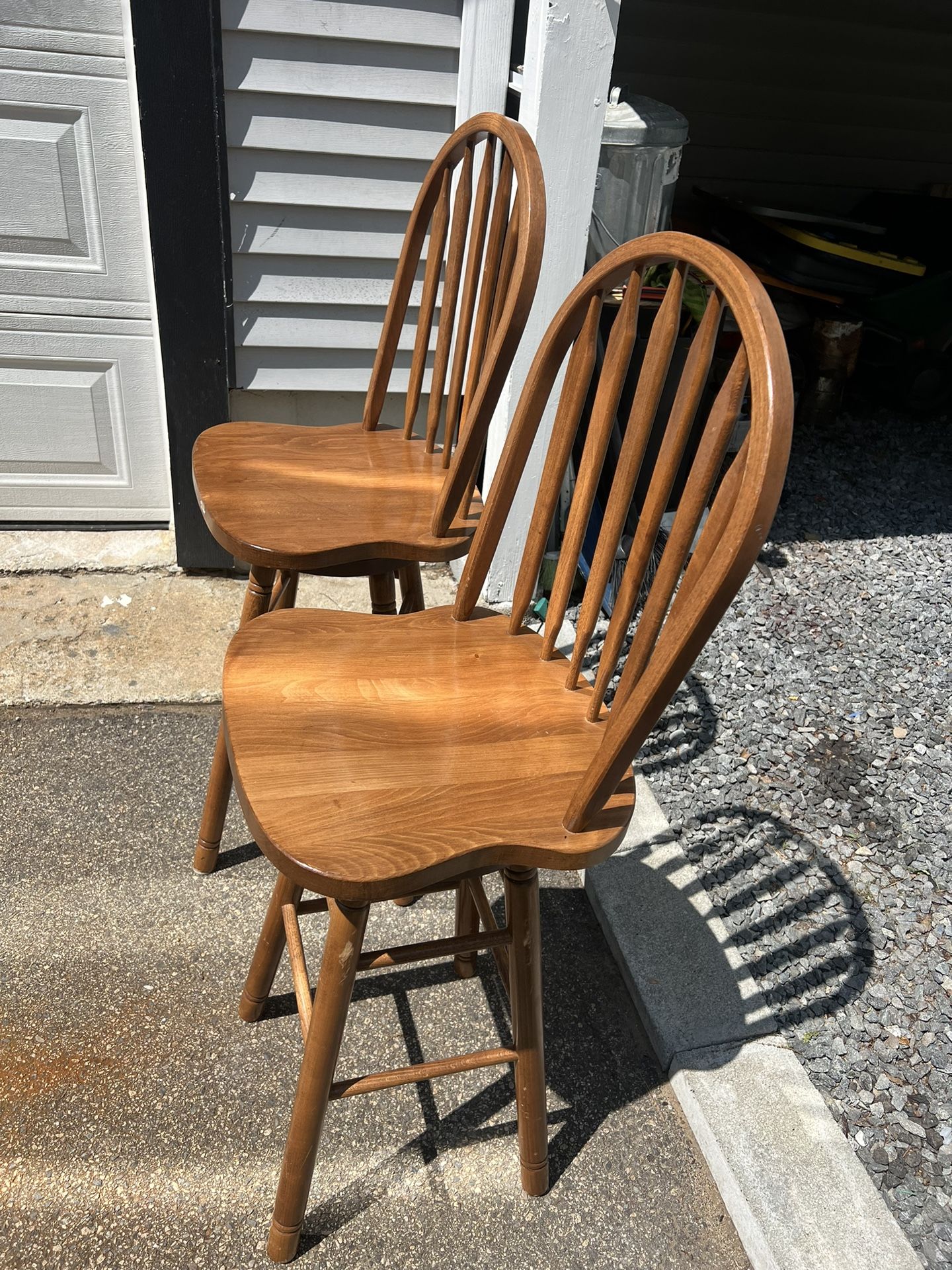 Solid Wood Chairs In Great Condition Price To Sell 30$
