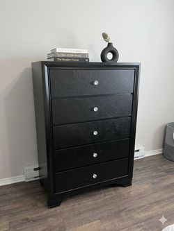 Complete Queen 6-Piece Crown Mark Micah Bedroom Set - Black/Crystal