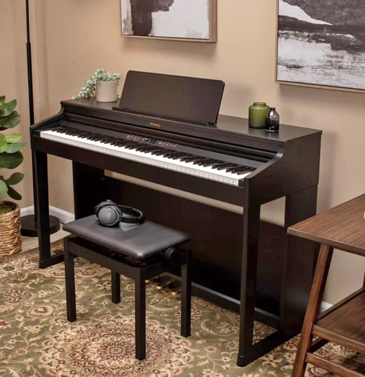 Roland RP750 Digital Piano Bundle