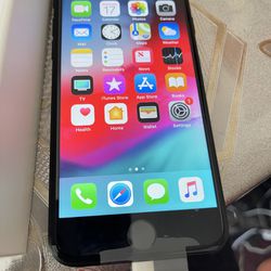 iPhone 7 32gb Brand New Never Used.  Still In Plastic 