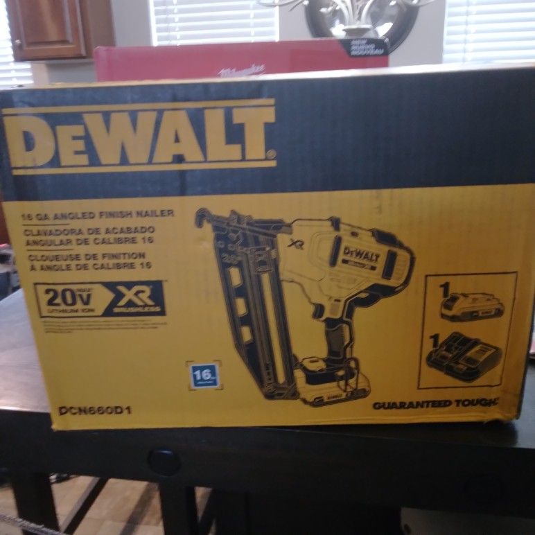 New Dewalt 20v. 16ga angled Finish Nailer Kit