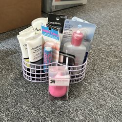 10 piece face beauty set covergirl Maybelline, aveeno 