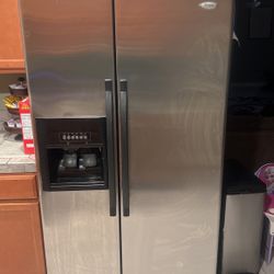 Refrigerator 