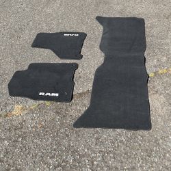 2013 Dodge 2500 Crew cab Floor Mats 