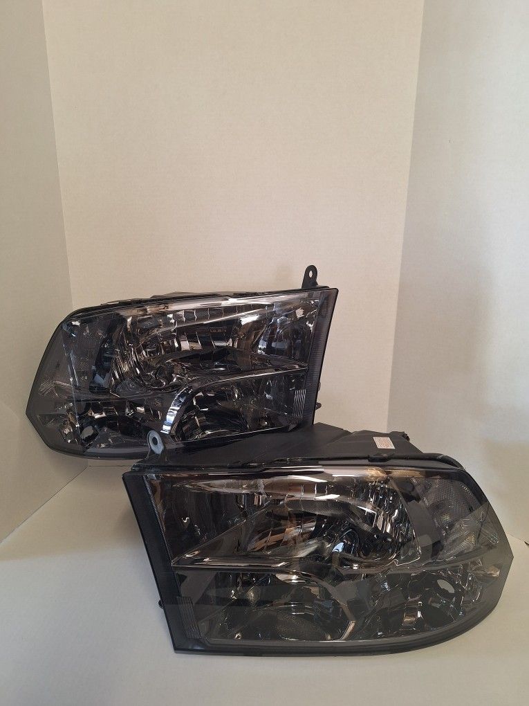 Dodge RAM 2009 /2018 Headlight
