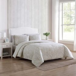 Nautica - King Comforter Set, Reversible Cotton Printed Slub Bedding with Matching Shams, Medium-Weight for Year Round Use, Oeko-Tex Certified (Tortol