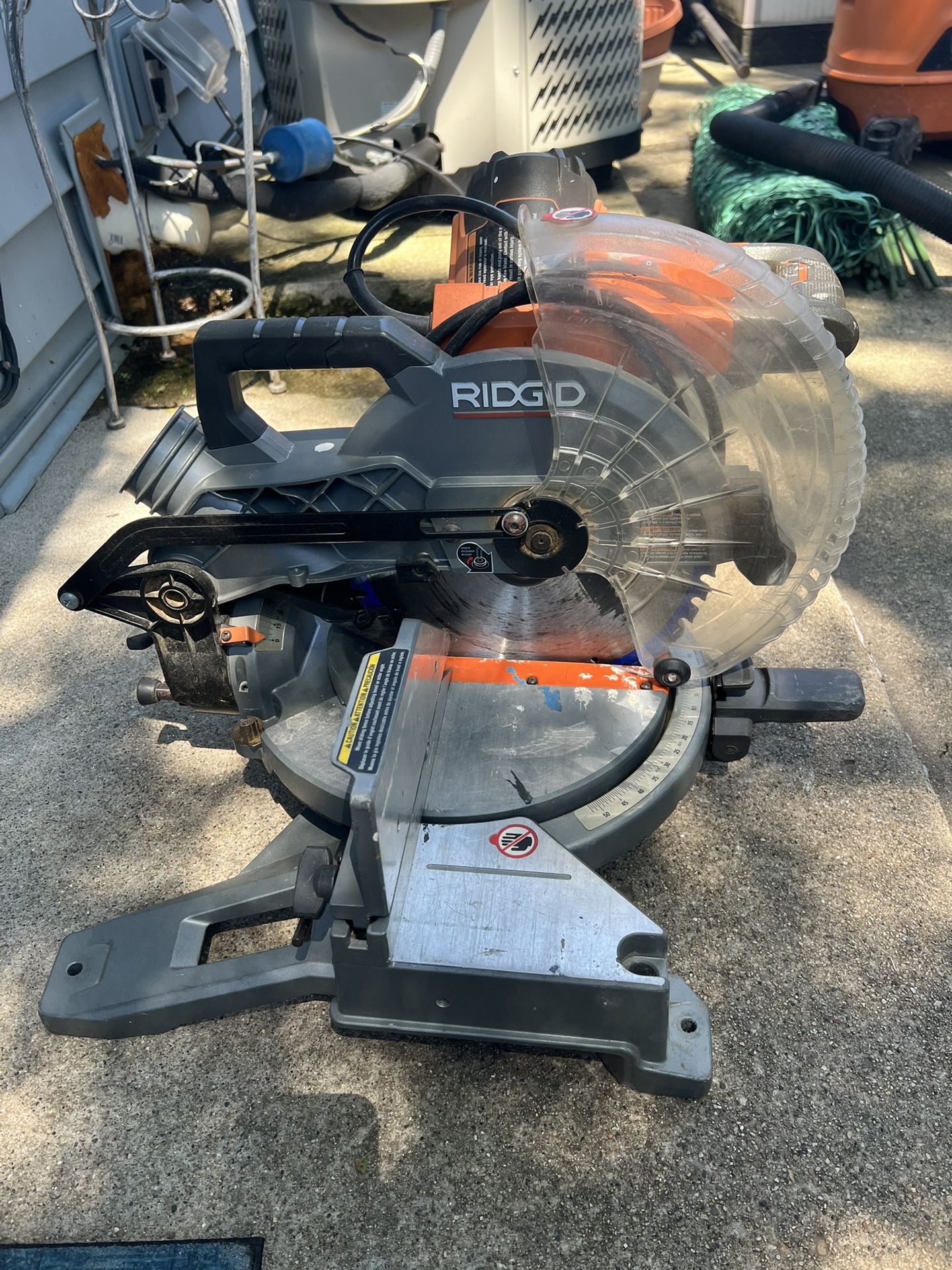 RIDGID R4113 15 Amp 10-inch Dual Bevel Miter Saw with LED Cut Line Indicator