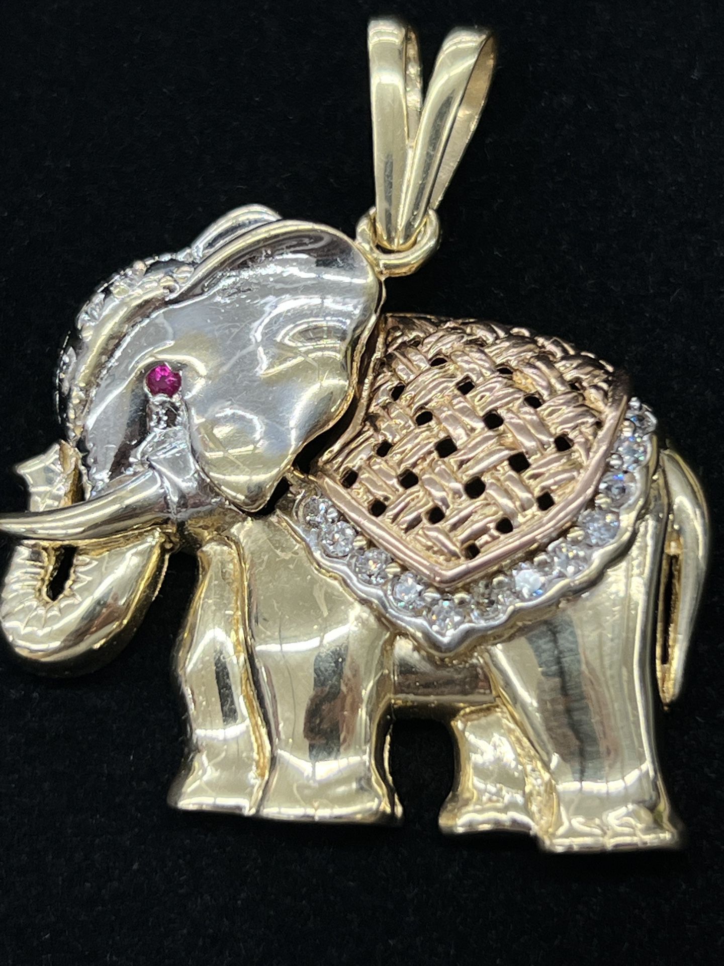 $1725 Elephant Yellow Gold Charm