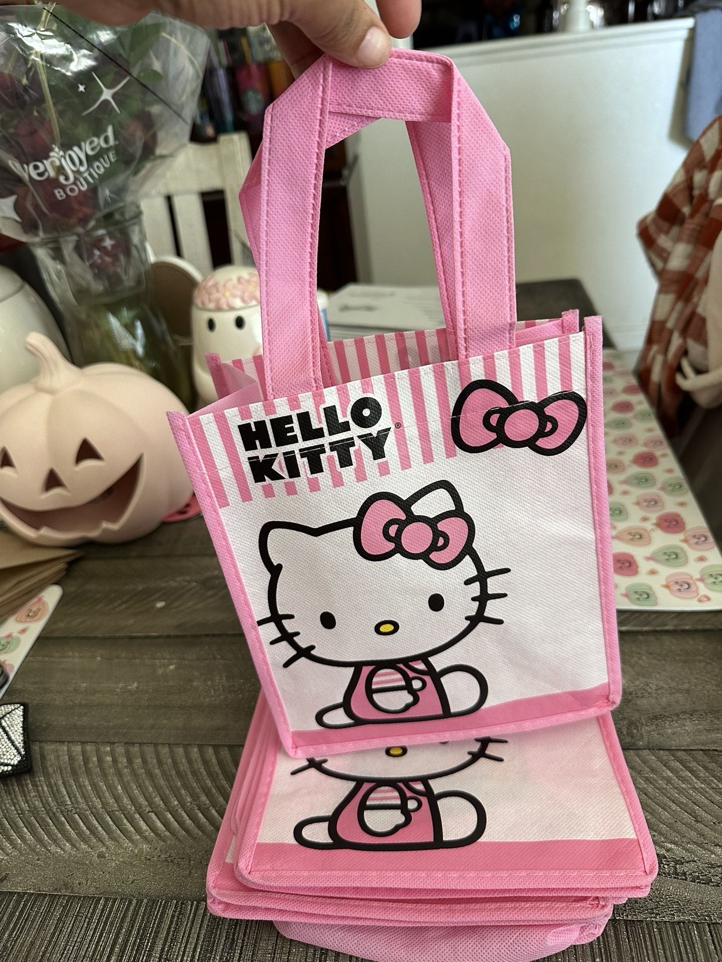 6 Mini Hello Kitty Tote Bags