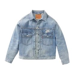 LEVI'S x Nike Denim Trucker Jacket Light Indigo Mens Small New 