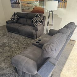 🌟 Ashley Furniture 2pc Couch And Loveseat ( FREE DELIVERY 🚚) Read Description