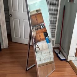 stand-Up Mirror