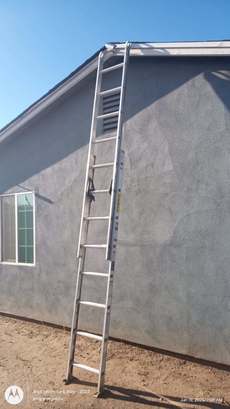 EXTENTION LADDER