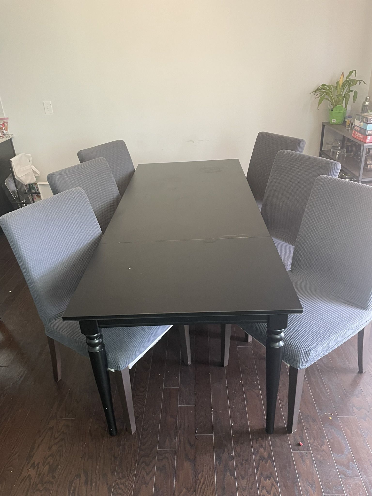 Dinner Table & Chairs