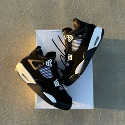 Jordan 4 White Thunder