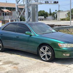 1997 Lexus ES 300 Pearl 2 Tone Sedan