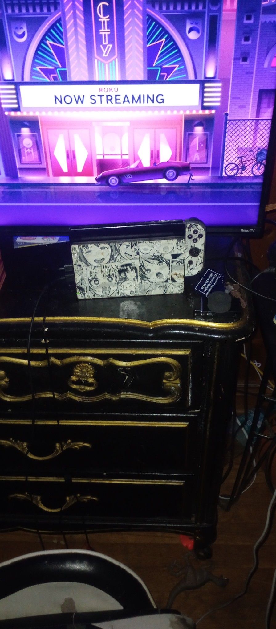 (Cracked Screen) Nintendo Switch Bundle