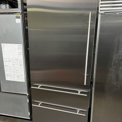 Viking 36”Wide Built In 7Series Bottom Freezer Refrigerator 