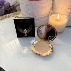 Charlotte Tilbury  Airbrush Flawless Finish Refillable Blurring & Setting Powder💕