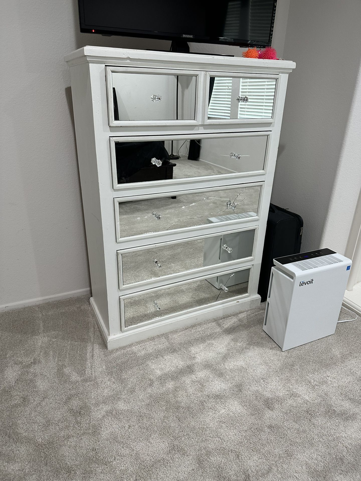 Wooden Dresser, Mirror And Chest Set along With Side Table. 