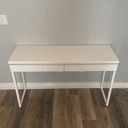 White Desk 