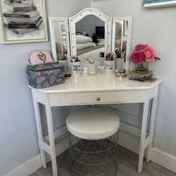 Vanity Table ,Mirror And Stool