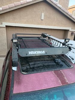 Yakima roof basket and cross bars