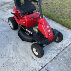 TroyBilt 30in Gas Riding Lawn Mower
