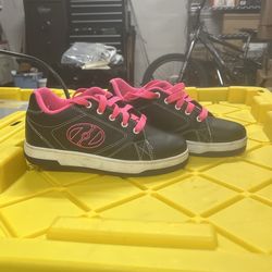 Pink And Black Heelys Size4  ,40$