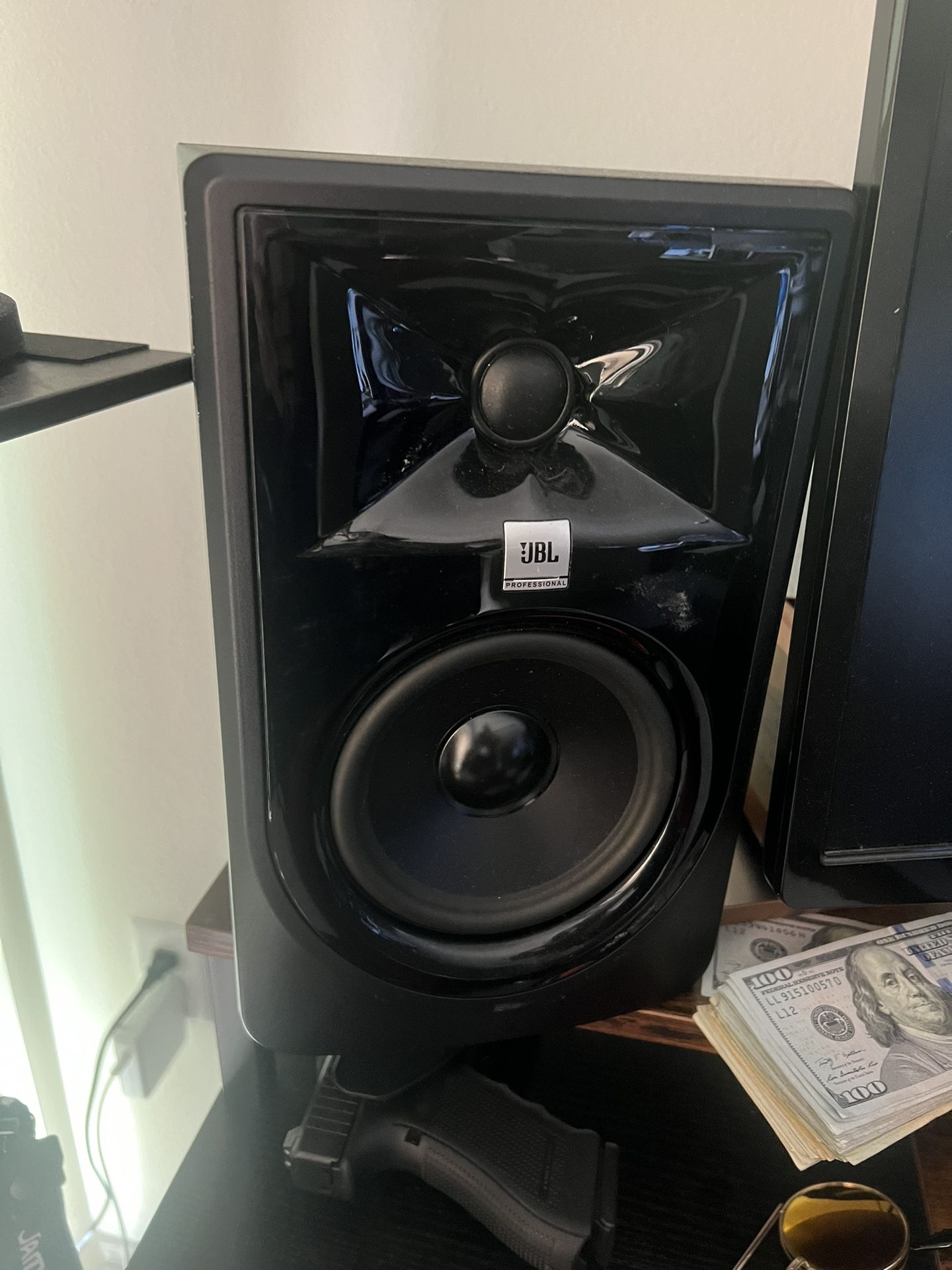 JBL 305P MkII Studio Monitors – Pro Sound – Great Condition