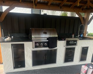 Outdoor kitchen