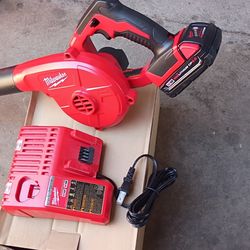 Milwaukee blower with battery and battery
