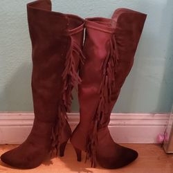 Brown Suede  Like Boots..size 8 Womens..knee  High Boots..stretchy Material...like New With Fringes 