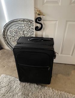 TUMI Tegra-Lite Max Packing Case and Carry-On (luggage) for Sale in Las  Vegas, NV - OfferUp
