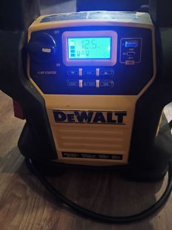 DeWalt 1600A JUMP STARTER 120 PSI AIR COMPRESSOR 25 W USB TYPE-C 15 W USB TYPE-A