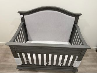 Crib & dresser