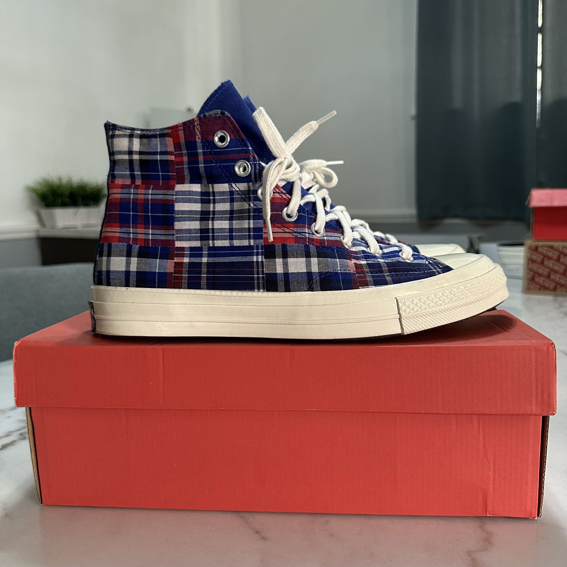 Converse/ Chuck Tailors 