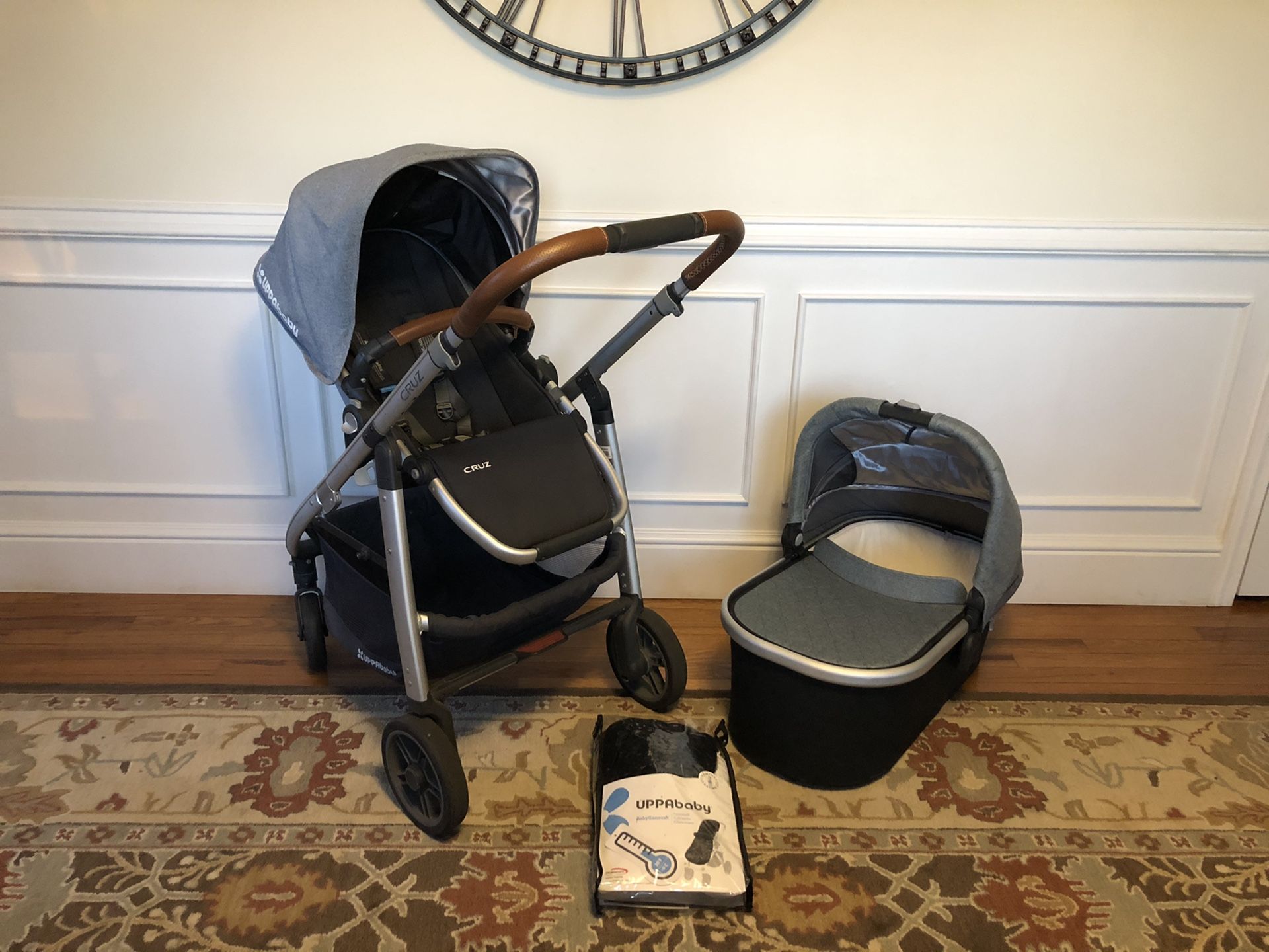 Blue UPPAbaby stroller , bassinet & Ganoosh