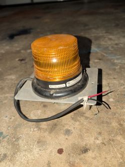Whelen Amber Strobe Warning Light with Mount