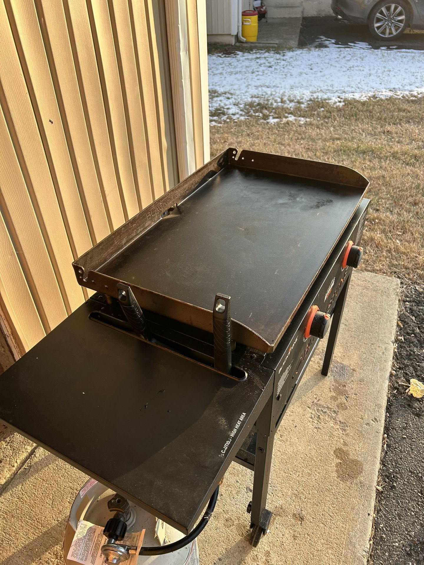 Blackstone Grill + 2 Propane Tanks