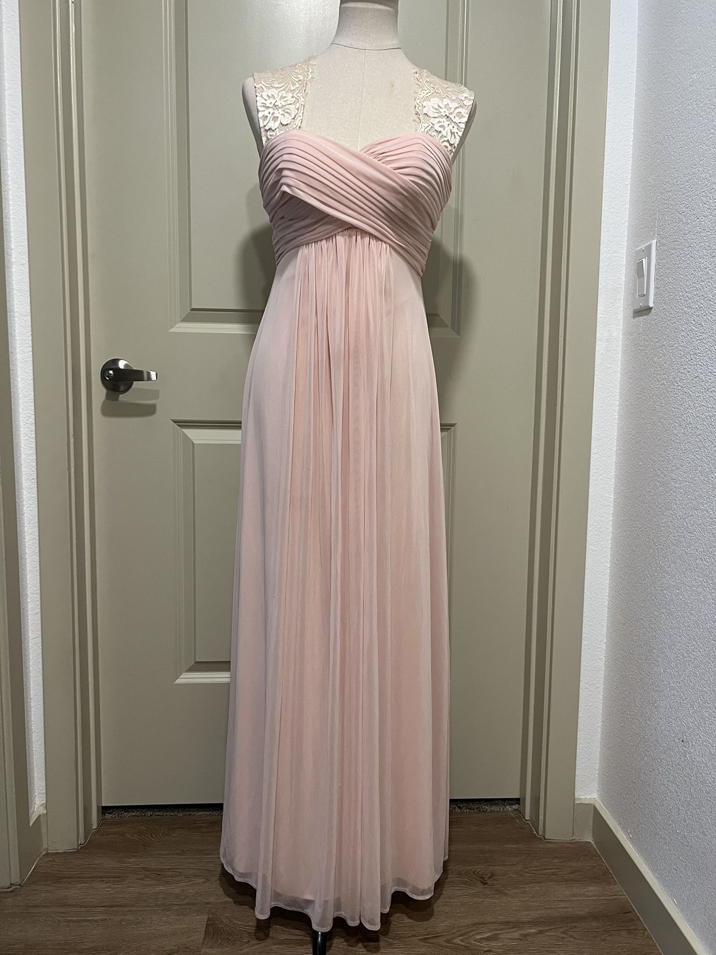 Light Blush Dress Size 6