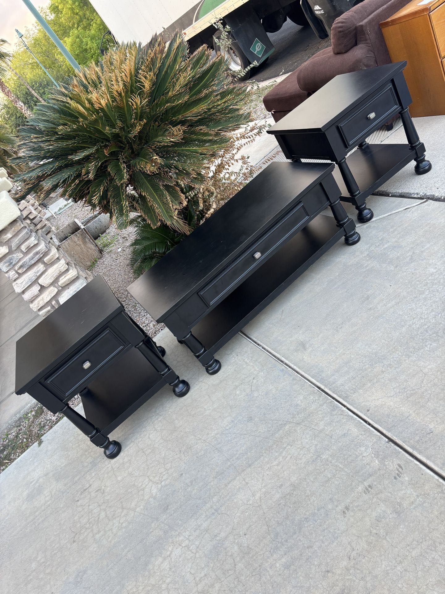 Traditional Black Wood Coffee + 2 End tables Great Condition